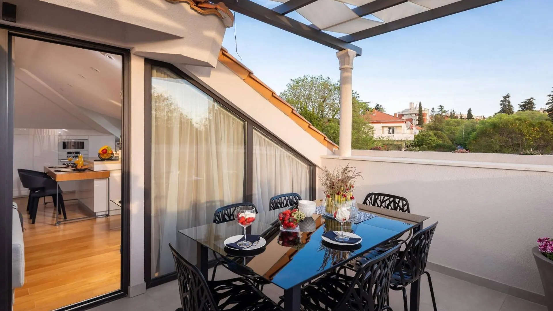 Stunning Villa Scorpaena With Swimming Pool Задар