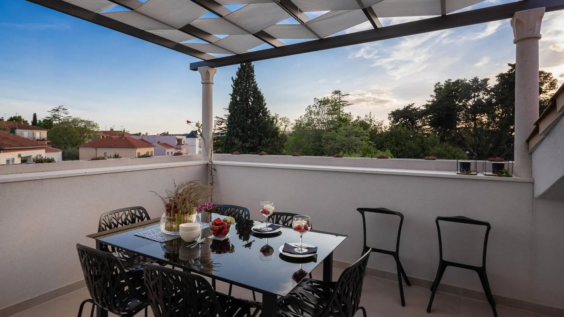 Stunning Villa Scorpaena With Swimming Pool Задар